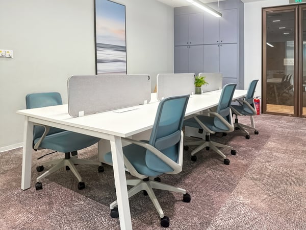 Eigener Schreibtisch in Regus Spoom Glattpark 1