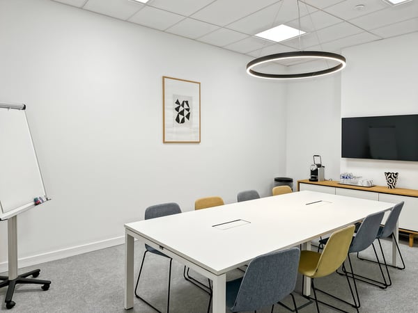 Eigener Schreibtisch in Regus Spoom Green City, Manegg 4