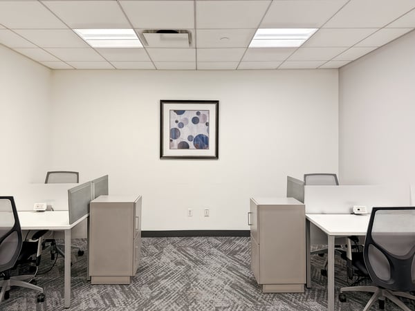 Eigener Schreibtisch in Regus Spoom Green City, Manegg 1