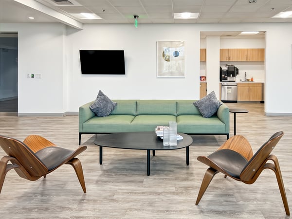Eigener Schreibtisch in Regus Spoom Green City, Manegg 3
