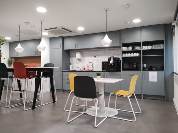 Privater Büroraum für 5 in Regus Spoom Green City, Manegg 6