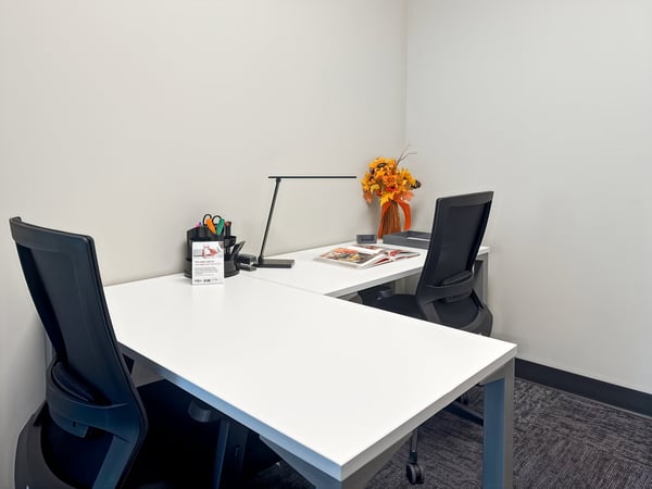 Privater Büroraum für 2 in Regus Spoom Kriens 1