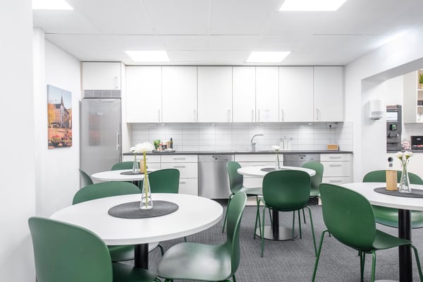 Privater Büroraum für 3 in Regus Spoom Kriens 8