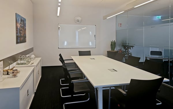 Bureau privé pour 50 à Regus Pont Rouge 2