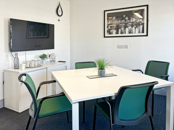 Bureau privé pour 40 à Regus Nations 6
