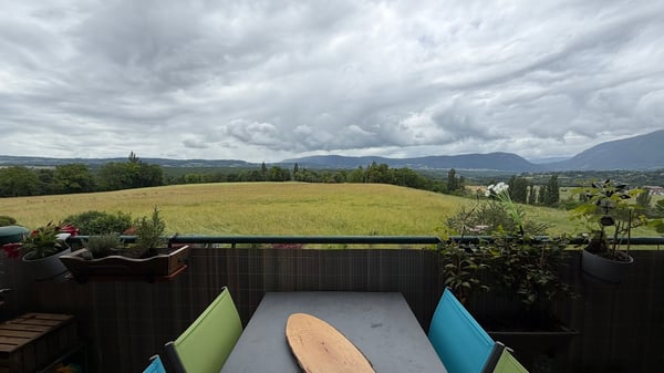 Attique en duplex avec vue dégagée sur la campagne 11