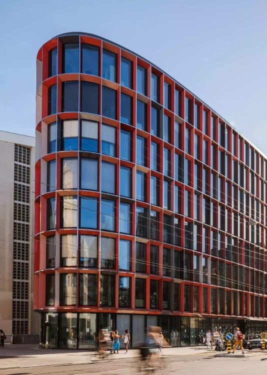 Surfaces de bureaux à louer dans un immeuble iconique au centre-ville de Genève 1
