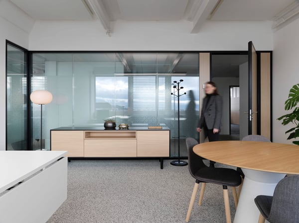 Magnifiques surfaces de bureaux avec vue sur le lac à louer à Lausanne 3