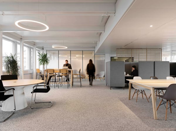 Magnifiques surfaces de bureaux avec vue sur le lac à louer à Lausanne 1