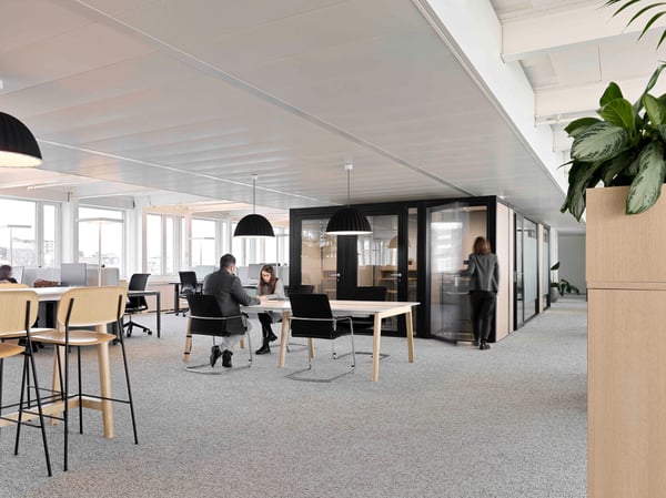 Magnifiques surfaces de bureaux avec vue sur le lac à louer à Lausanne 2