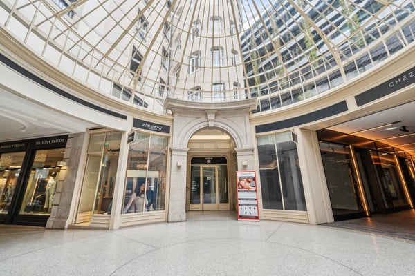 Surface de bureaux au centre ville de Genève, dans un immeuble de haut standing 2