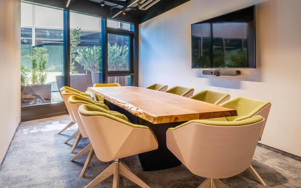 Surfaces mixtes à louer entre Genève et Lausanne à Tolochenaz 6