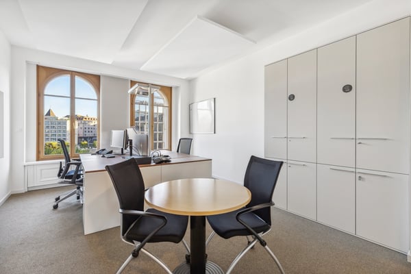 A louer, immeuble de caractère situé dans l'hypercentre 6