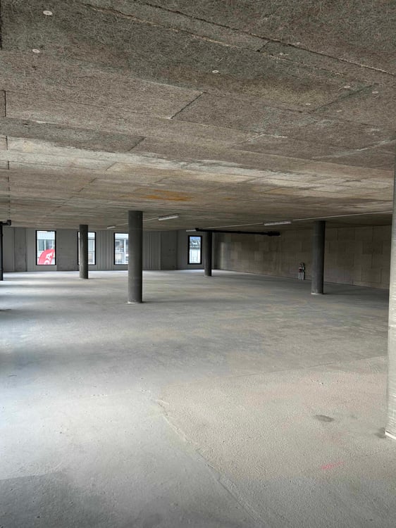 Surface mixte à louer dans un ensemble immobilier neuf 2