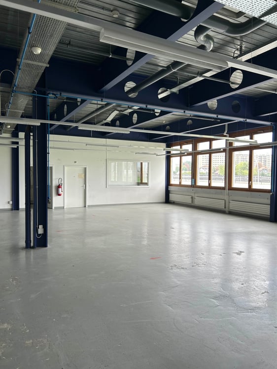 1'703 m2 de surfaces artisanales et administratives à louer au PAV 5
