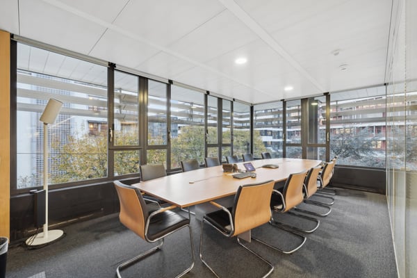 Champel - Bureaux de standing aménagés à deux pas du Léman Express 5