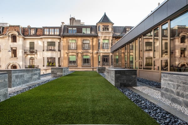 Champel - Bureaux de standing aménagés à deux pas du Léman Express 8