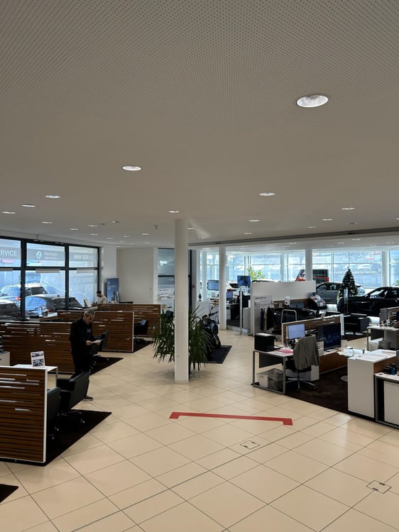 Showroom & ateliers à louer Meyrin 3000 m² Visibilité exceptionnelle & parkings 5