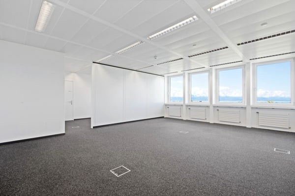 Bureaux de 670 m² à louer immédiatement à Renens 3