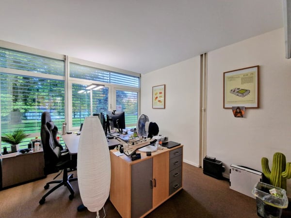 Bureaux clés en main, modernes et lumineux, face au lac. copie 3