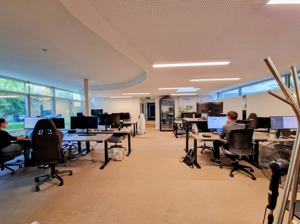 Bureaux clés en main, modernes et lumineux, face au lac. copie 2