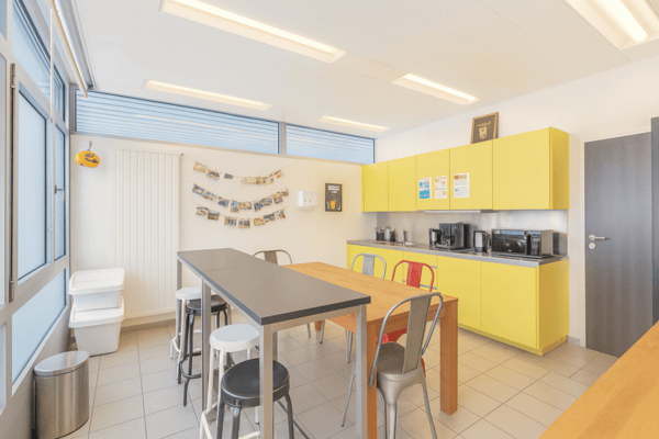 Bureaux clés en main, modernes et lumineux, face au lac. copie 6