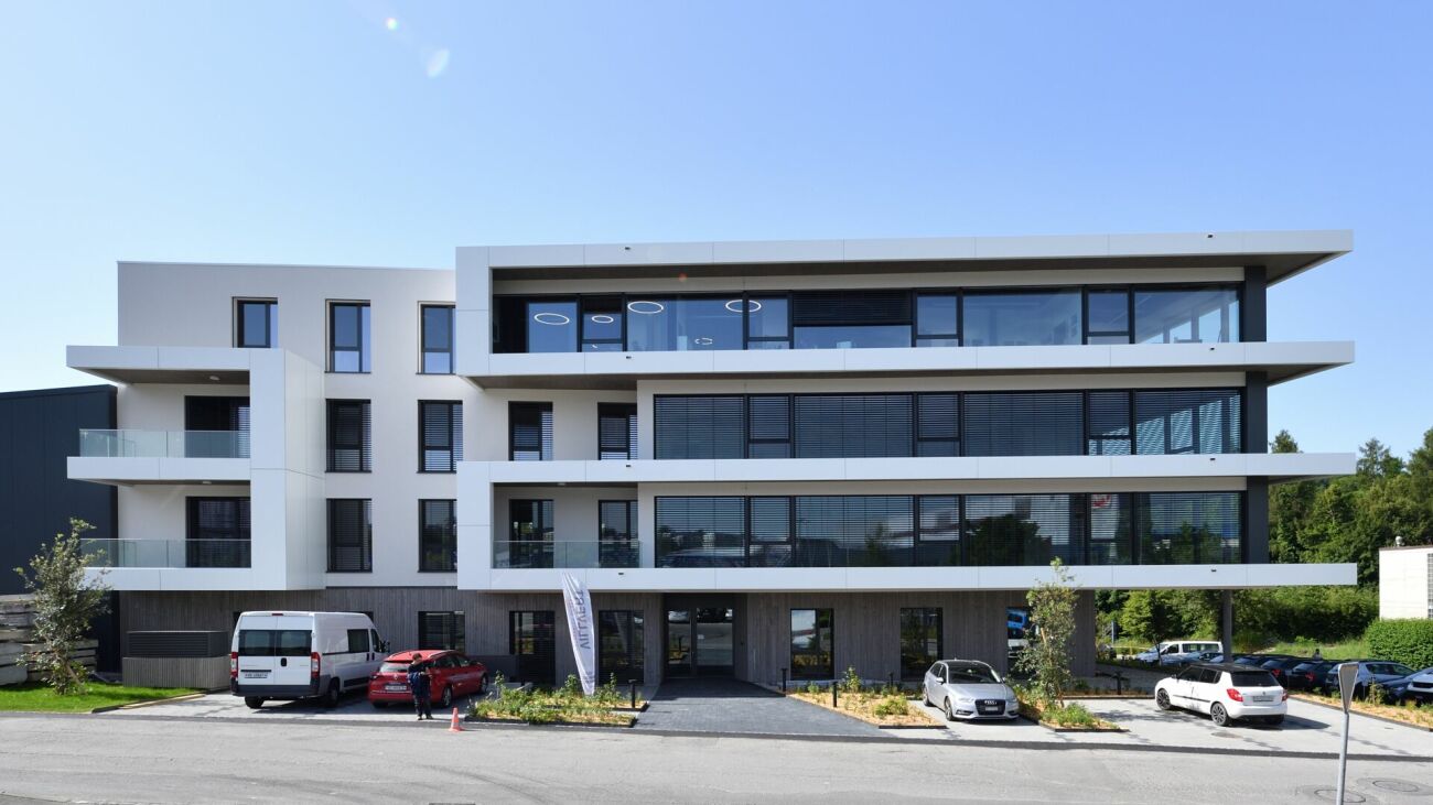 Bureaux neufs et lumineux de standing - face à la gare CFF de Bussigny !
