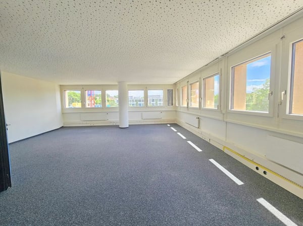 Achetez Vaud bureaux à Renens moins cher qu'un loyer et/ou profitez d'une rentabilité à +7%!