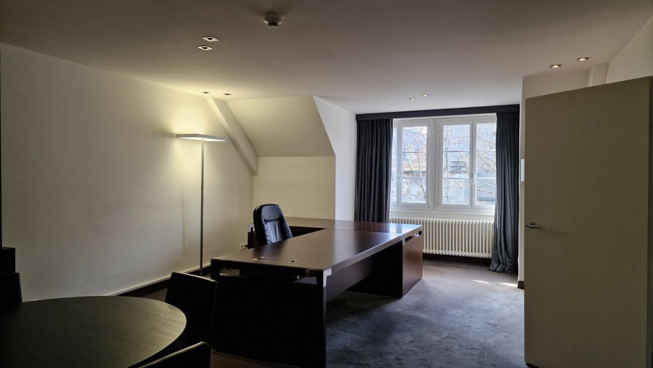 Belle surface administrative de 354m² au coeur de Lausanne: Place Saint-François !
