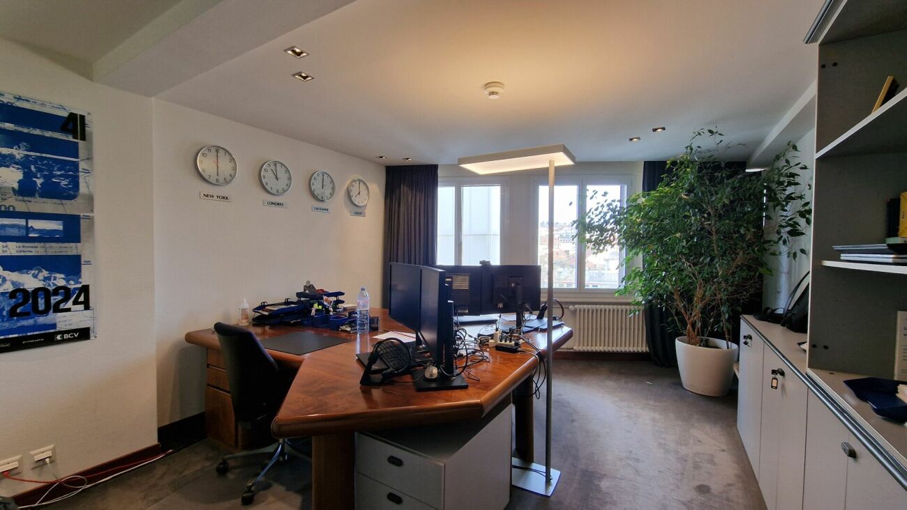 Belle surface administrative de 354m² au coeur de Lausanne: Place Saint-François !