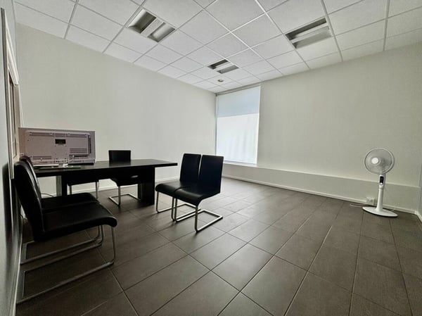 Superbe bureau / local commercial à vendre au coeur de Lausanne; LIBRE ou LOUE. 13,5% rendement sur fonds propres.