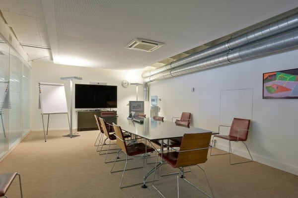 Surfaces de bureau divisibles de 450 à 1400 m2 à louer à Pont Bessières / Caroline / Rue Centrale 10