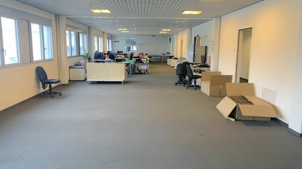 Vaud locaux bureaux, atelier et stockage de 2700 m2 à louer à Cheseaux 2