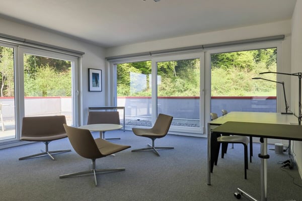 Belle surface administrative avec grande terrasse 200 m2 ! 2