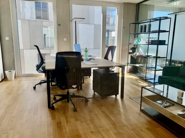 Une surface se libère ! Proche lac, transports, bureau de 360 m2 à louer à Morges 11