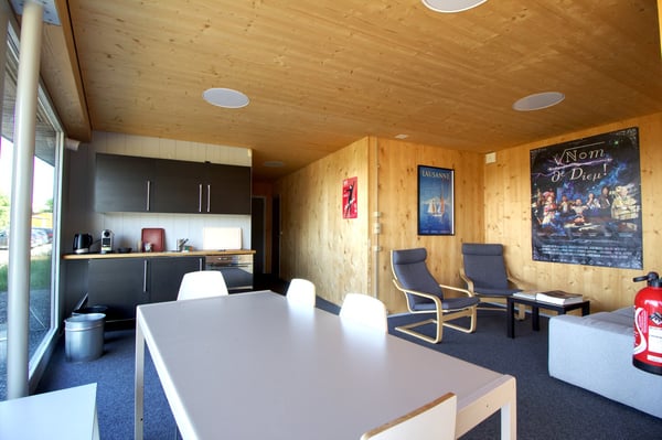 Magnifique bâtiment en zone artisanale 7