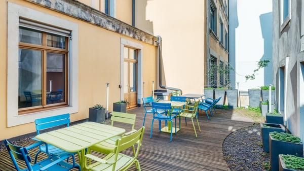 1000 m² de bureaux avec entrée privative 2