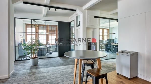 Bureaux de 2 500 m2 aménagés à louer 12