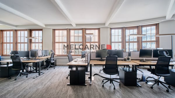 Bureaux de 2 500 m2 aménagés à louer 10