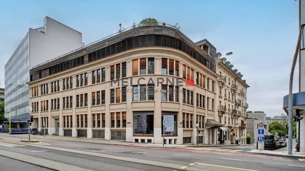 Bureaux de 2 500 m2 aménagés à louer 1