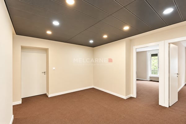 Bureaux de 104 m² idéalement situés à proximité du Parc des Bastions 1