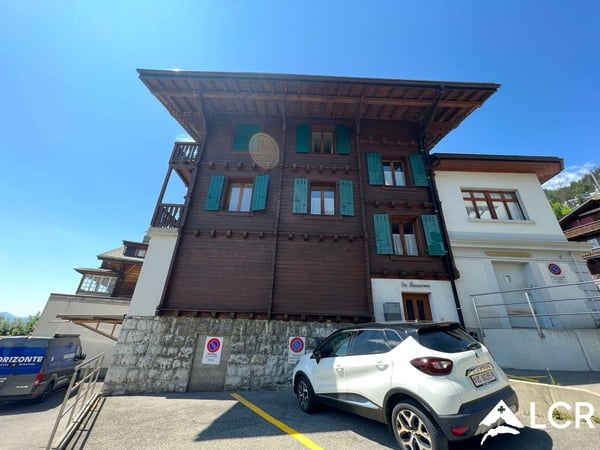 Magnifique immeuble à Leysin / 2 Appartements et 2 commerces / 7 places de parc 5