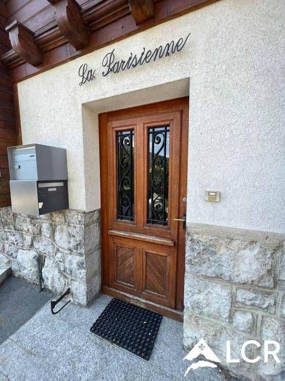 Magnifique immeuble à Leysin / 2 Appartements et 2 commerces / 7 places de parc 6