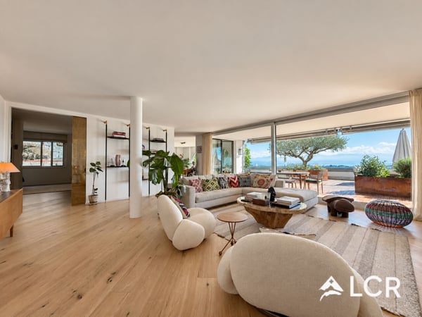 Appartement d'exception de 185 m² avec terrasse panoramique de 145 m² et vue sur le Léman 1