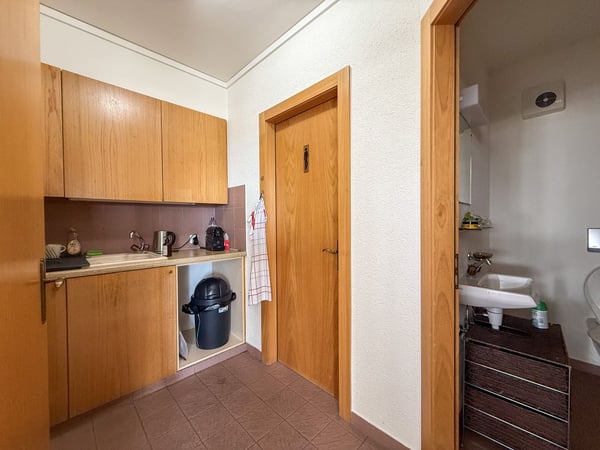 3 premiers loyers offerts - Grands bureaux à Nyon - Belle terrasse - Vue sur le lac 10