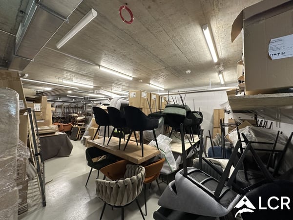 Local sécurisé de 170m1 à louer à Morges : idéal pour dépôt ou stockage, accès direct autoroute 5