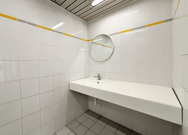 Magnifique surface de bureau au centre de Nyon 8