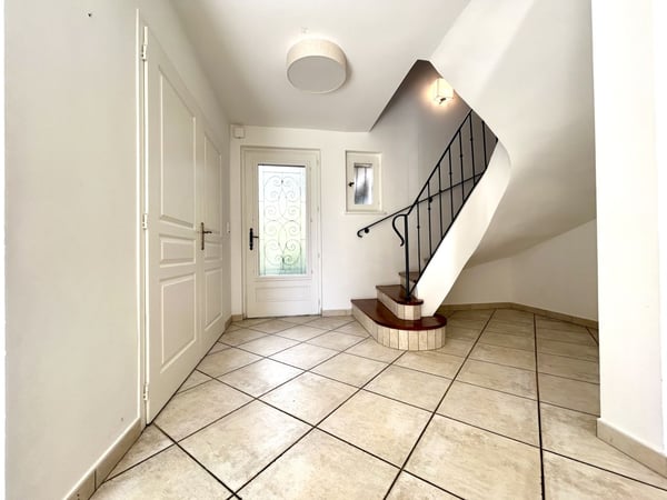 Agréable villa de 1 pièces avec un grand jardin située à Divonne-les-Bains 7