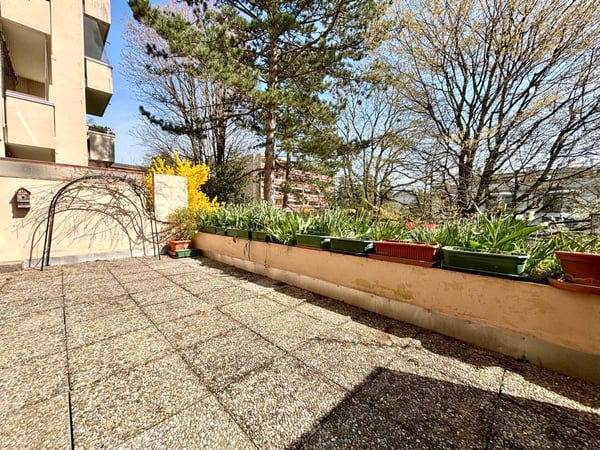 Bel appartement meublé avec grande terrasse dans quartier calme à Nyon 11
