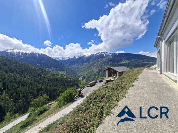 Grande et très belle maison située à Mase, magnifique village au calme absolu et vue imprenable 11